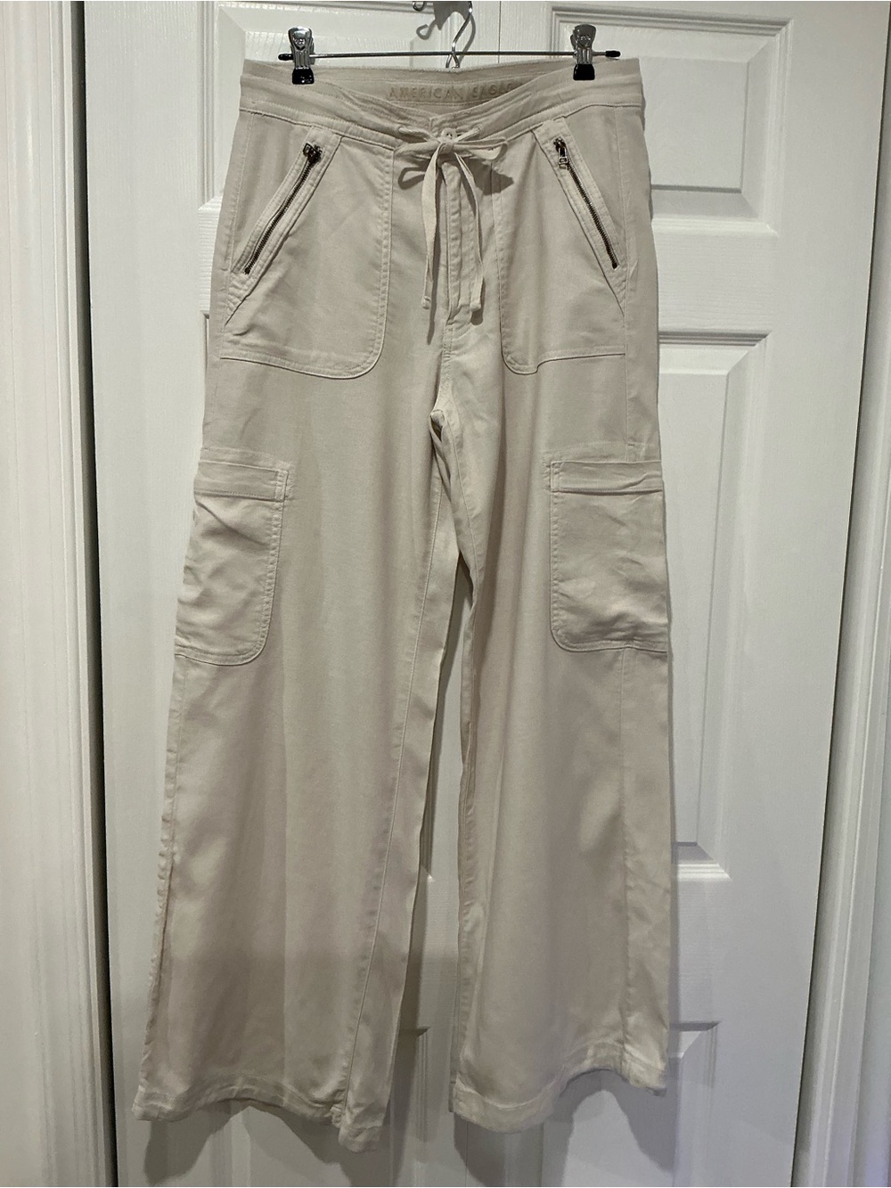 American Eagle Outfitters Beige Drawstring Wide Leg Cargo Pants - Size 8